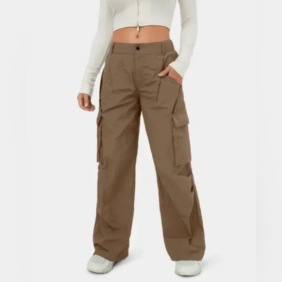 Halara Low Rise Wide Leg Casual Cargo Pants - Picture 4 of 9